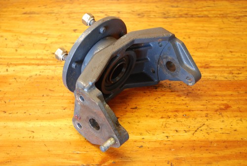 Kubota G2000-S Rear Wheel Hub Flange 66111-46160 with Support 66111-46135 - Picture 3 of 3