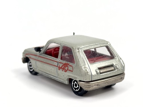 Oldtimer 70er 80er Jahre Majorette Renault 5 Nr. 257 silberrot Schrägheck Maßstab 1:55 - Bild 8 von 10