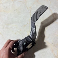 NISSAN MURANO 2003-07 ACCELERATOR THROTTLE PEDAL 18002CB000