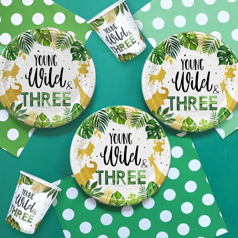 Vajilla Young Wild And Three Decorations, Safari Jungle negra, dorada, verde Foto 4 de 4