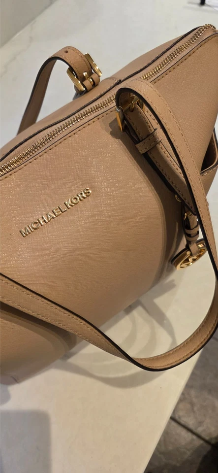 Michael Kors Jet Set Tote Handbag, photo 2 of 5
