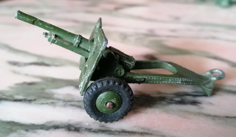 SET 8 MILITARY DINKY TOYS MECCANO LTD - VINTAGE ANNI '60  - Immagine 3 di 4