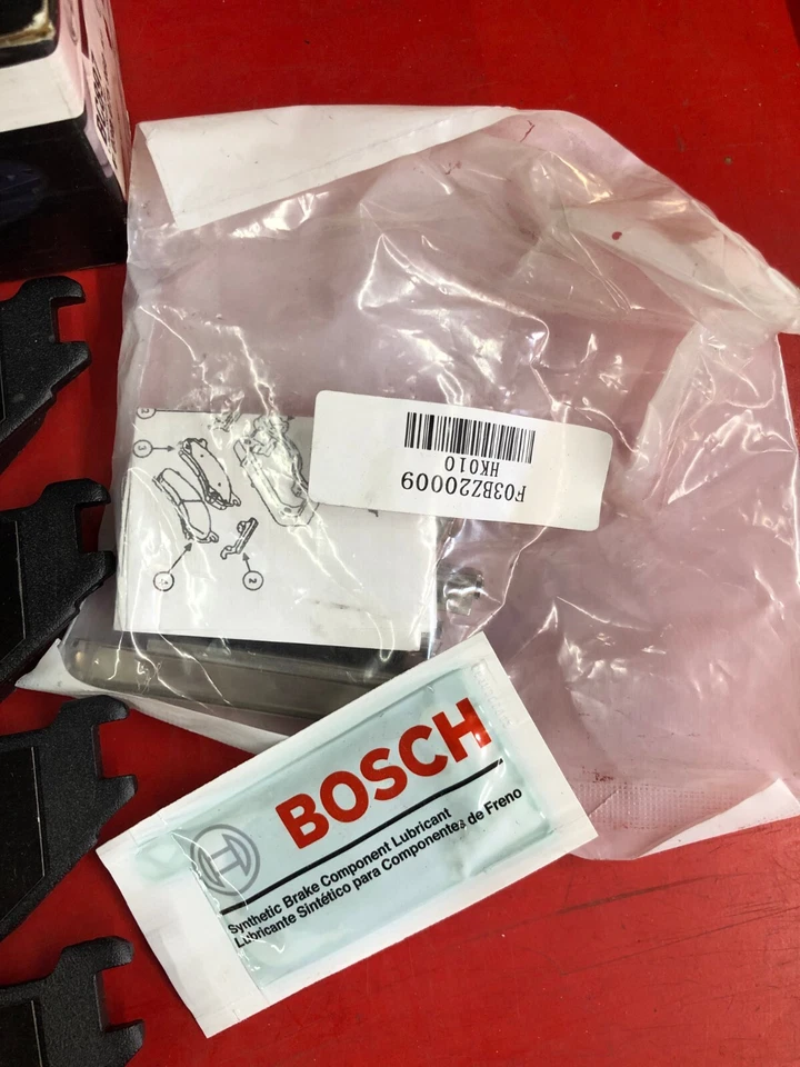 BOSCH BC897 QUIETCAST FRONT CERAMIC DISC BRAKE PADS FOR 2002-2005 DODGE RAM 1500 Foto 2 de 4