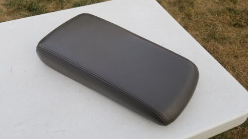 2008 - 2010 Chrysler 300 dark khaki taupe leather center console armrest lid - Picture 3 of 16