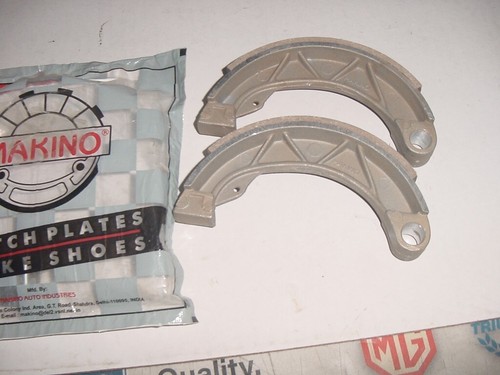 NEW PAIR OF BRAKE SHOES LAMBRETTA 200cc Servetta front+rear - Picture 3 of 5
