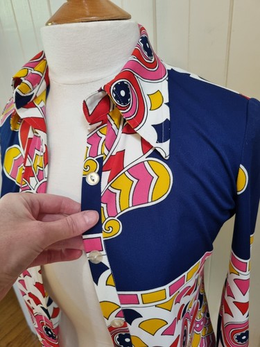 Awesome 70s Vintage Shirt, XXS? Tiny Size, Groovy Mod Pattern, Handmade LOVE - Picture 5 of 7