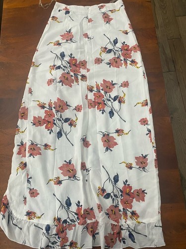 Glamorous Women's White Floral Skirt Size X-Small - Picture 9 of 10