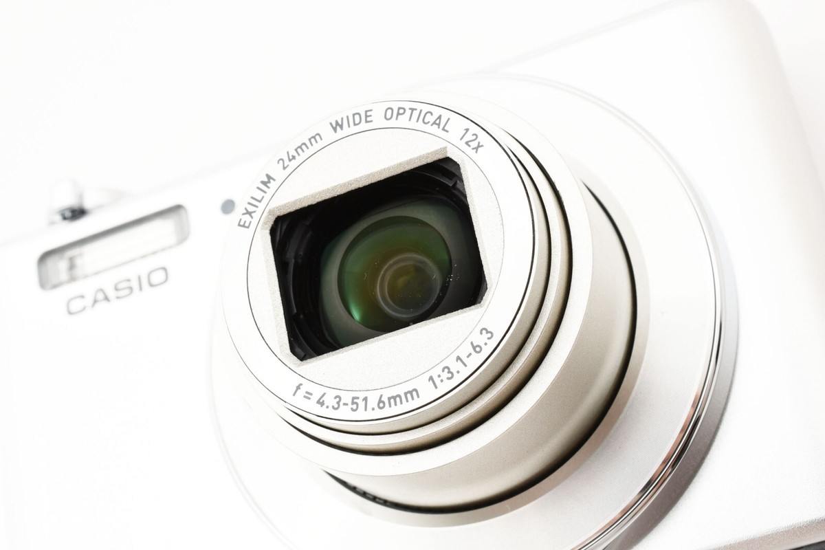 RARE《MINT in Case》Casio EXILIM EX-ZS240 Silver 16.1 MP RARE《MINT in Case》Casio EXILIM EX-ZS240 Silver 16.1 MP