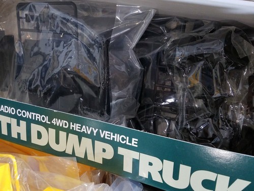 Open Box Rare New Tamiya 58268 R/C 1/20 Mammoth Tipper Dump Bed Truck 4WD Belaz - Picture 9 of 12