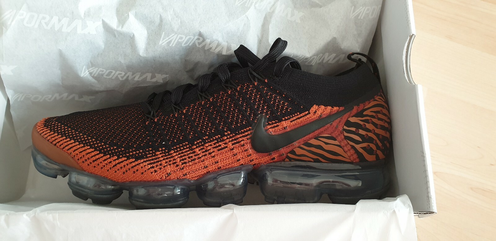 vapormax tiger