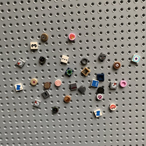 Lego lot of 30 pieces of 1x1 tiles square and round with printed decorations - Picture 2 of 3