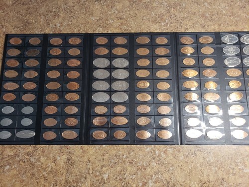El libro de centavos alargado / prensado contiene 144 centavos, monedas de diez centavos y cuartos - Imagen 9 de 11