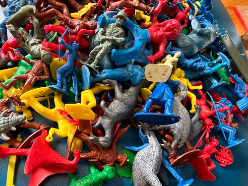 TONS of Vtg Plastic Toy Soldiers Cowboys Indians Dinosaurs 1960s MCM Marx retro - Picture 3 of 10