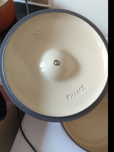 Le Creuset Terrakotta Kochtöpfe 16 18 20 22 einwandfreier unbenutzter Zustand - Bild 15 von 23