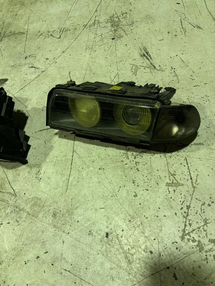 BMW E38 Xenon Lens Headlights Front 728i 730i 735i 740i Headlights - Image 3 of 4