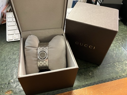 Gucci Twirl Uhr Damen mit 72 Diamanten - Bild 5 von 5