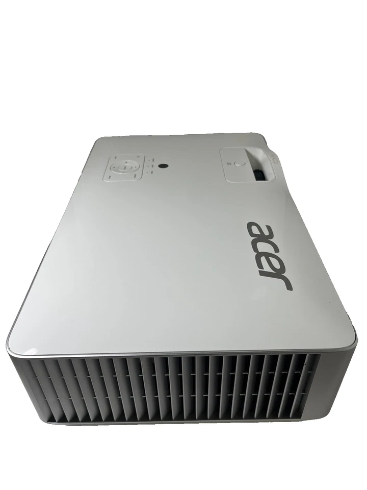 Acer VL7860 DLP 4K2K Projector 3000 Lm 1,500,000:1 Carrying Case - Image 3 of 4
