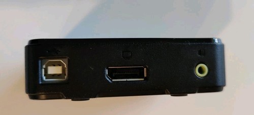 Tripp Lite DisplayPort KVM switch B004-DP2UA2-K with USB cables included - Picture 4 of 7