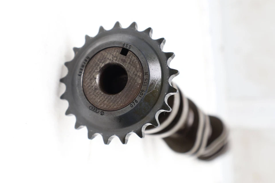 2004-2007 VW TOUAREG 4.2L - LEFT Intake Camshaft / CAM Shaft 077109021GK - Image 3 of 4