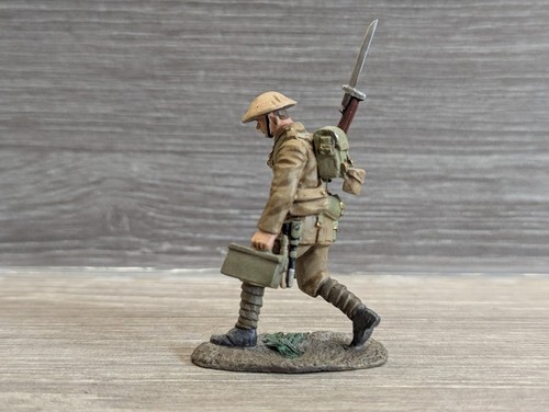 W Britain, WW1 1916 British Infantry Ammo Carrier #1, #23036 - Picture 6 of 10