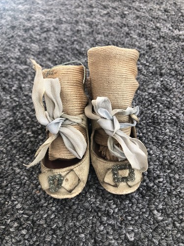 Antique Schoenhut Doll Original Leather Toe Buckle Shoes & Socks - Bild 17 von 18
