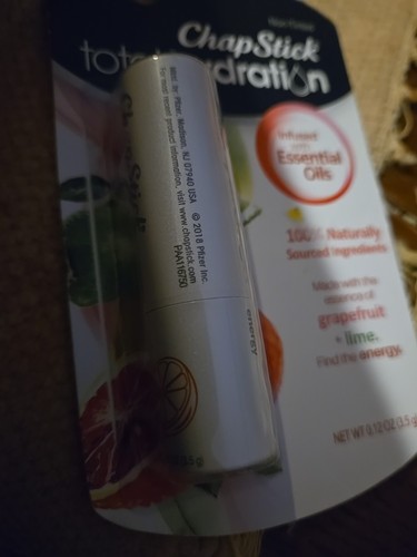 Chapstick Total Hydration 0,12 flüssige Unzen Grapefruit + Limette, nicht getönt - Bild 3 von 5