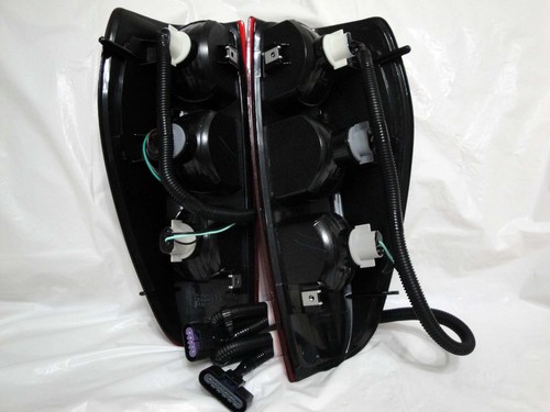 Rear Tail Light Lamps w/Light Bulbs/wire One Pair For 2004-2012 Colorado Canyon - Picture 2 of 5
