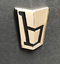 Alfa Romeo Montreal-bertone Shield Badges. Beautiful Jewellery For You Car. Alfa Romeo Montreal-bertone Shield Badges. Beautiful Jewellery For You Car.