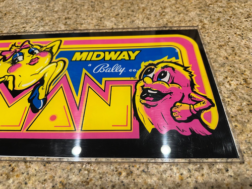 MS PACMAN Original Carpa Vidrio Plexiglás 1981 Midway Bally 23” X 9”x 1/4” - Imagen 5 de 7