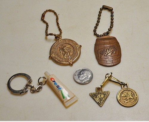 Lot of 5 Vintage Key Fobs Schlitz Hunting Fishing Club St. Christopher, Crest - Picture 1 of 9