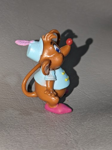 Disney Cenicienta Gus Ratón Real Escolta Uniforme 2" PVC Figura Decoración de Pasteles Juguete - Imagen 2 de 7