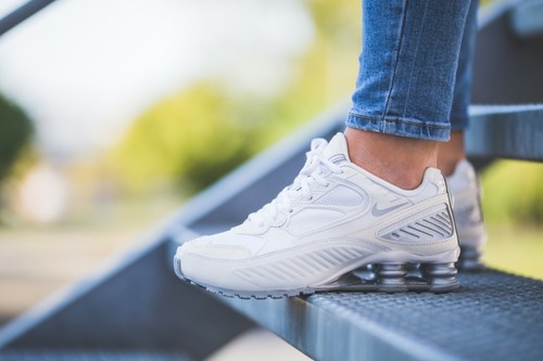 Entrenadores Nike Shox Enigma 9000 para mujer fantasma/plata/marfil en varios tamaños eBay