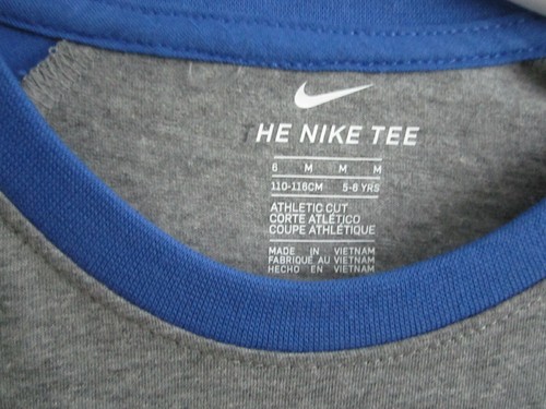 Jungen Nike T-Shirt sportlich geschnitten Basketball Größe 6 Medium passt 5-6 Jahre/Neu mit Etikett - Bild 4 von 5