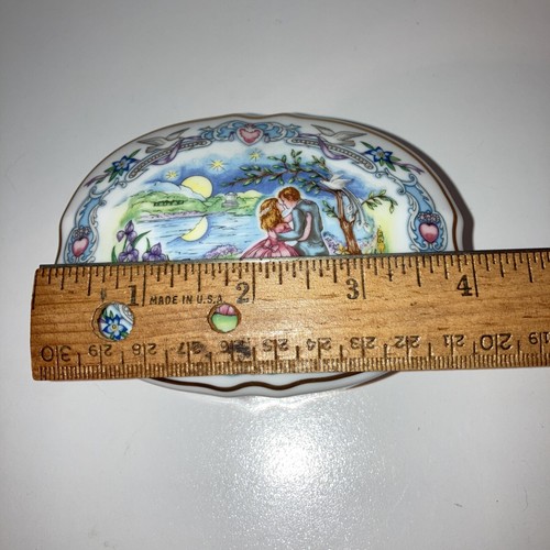 Vintage Heritage House Music Box Valentine Serenades "Some Enchanted Evening" - Bild 2 von 10