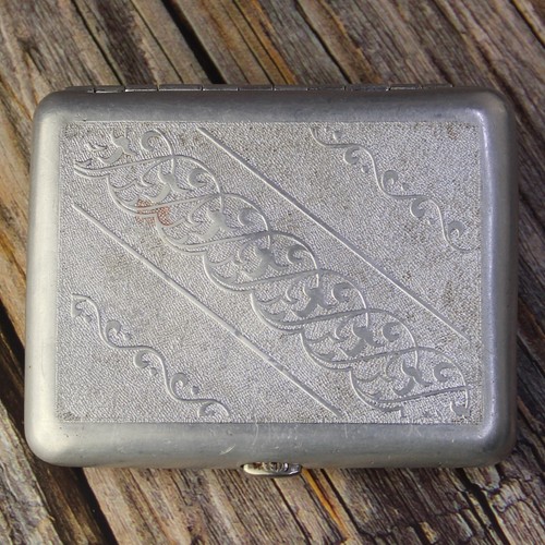 Soviet Aluminium cigarette case TRAFFIC LIGHT - car accident. Ornament patternš„ - Picture 4 of 12