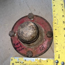 New Holland 68 Right Hand Wheel Hub 104084