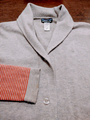 PATAGONIA Woman's Shawl Collar CARDIGAN Lambswool Blend (L) Gray w/ Red Sweater