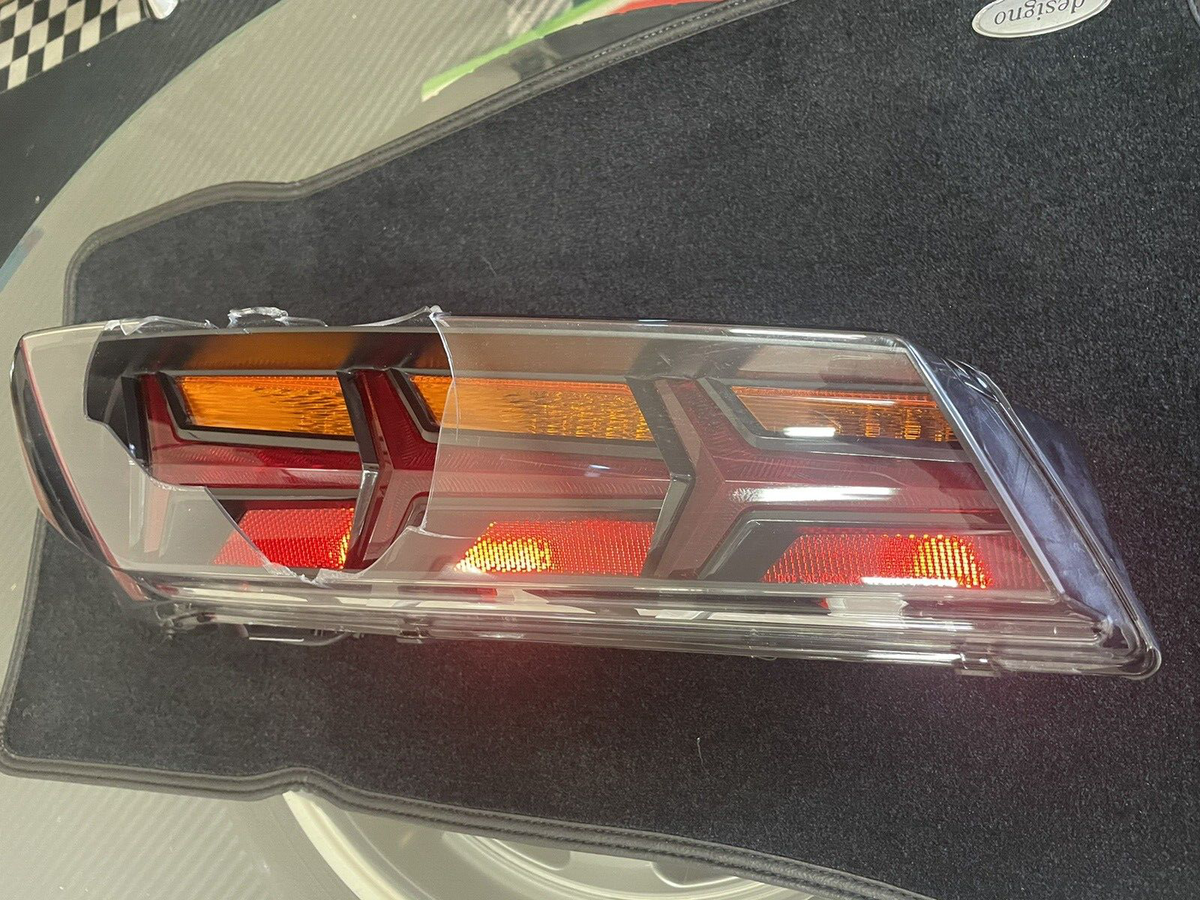 LAMBORGHINI AVENTADOR LP700 TAIL LIGHT TAIL LAMP RH RIGHT