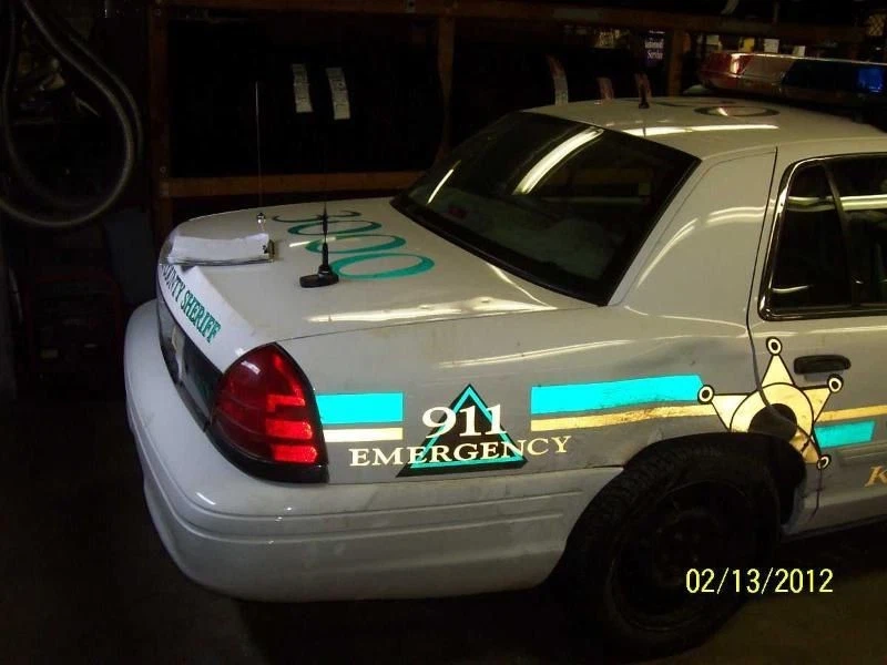 Lanterna traseira de passageiro quarto de painel montado se encaixa 00-11 CROWN VICTORIA 816639 - Imagem 2 de 4