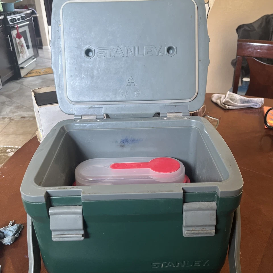 Refrigerador de lancheira vintage Stanley verde plástico rígido feito nos EUA sem garrafa térmica - Imagem 3 de 3