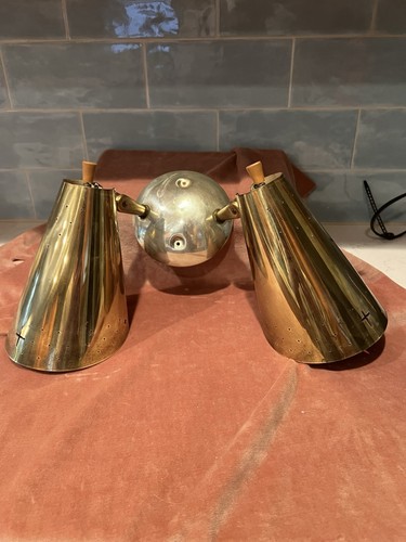 Vintage 1950s 1960s Brass Dual Wall Mounted Cone Light Sconce . - Picture 2 of 24