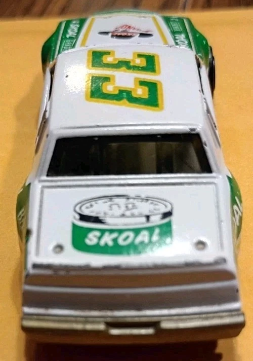 Coche de colección Ertl escala 1:64 33 Harry Gant Skoal Bandit esquema de pintura raro Foto 3 de 4