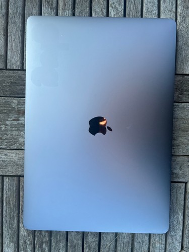 Macbook Pro Core i9 2019 15" 512Gb 32Gb 2.4Ghz Core i9-9980HK 4Gb Radeon 560x - Afbeelding 6 van 20