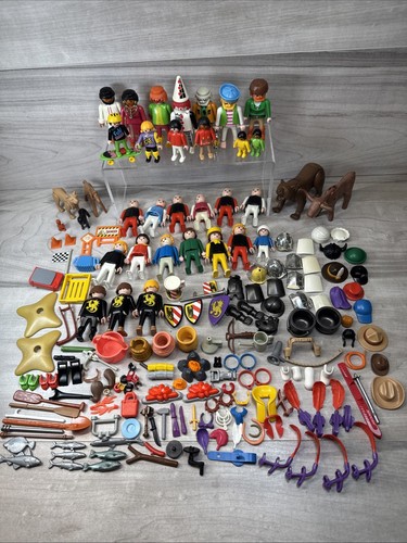 Huge Vintage Playmobil Lot 29 Figures Animals Weapons 100+ Accessories Most 1974 - Picture 2 of 20