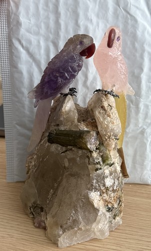 PETER MÜLLER AMETHYST & ROSE QUARTZ MACAW BIRDS CARVING ON CALCITE & TOURMALINE