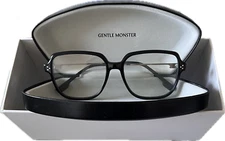Gentle Monster Mua - Black Frame Glasses