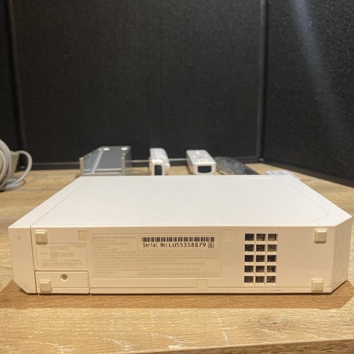 Nintendo Wii Console Bundle ~ Controllers, 4 Games, Stand, Manual, Etc. - Picture 8 of 8