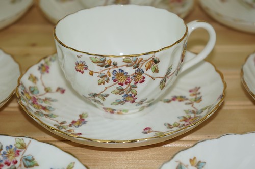 Adderley Jessamine 3589 Set of (6) Cups, 2 1/8" x 3 1/2" & (8) Saucers, 5 3/4" - Picture 3 of 9