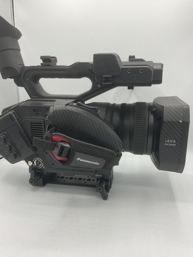 Panasonic AG-DVX200 4K Professional Camcorder - Picture 8 of 20