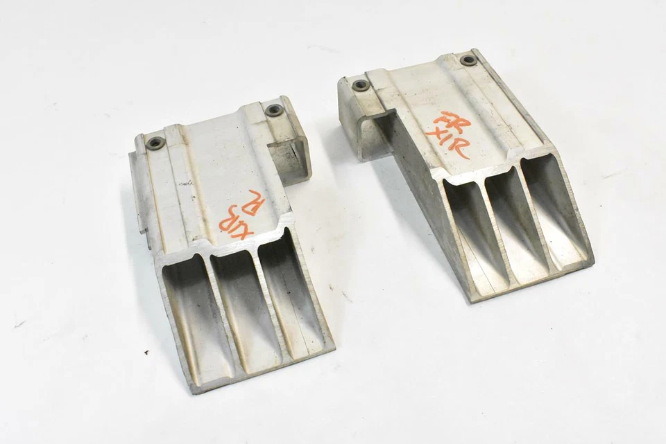 04-09 JUEGO DE SOPORTES DE EXTENSIÓN DELANTERA CADILLAC XLR OEM Foto 3 de 4